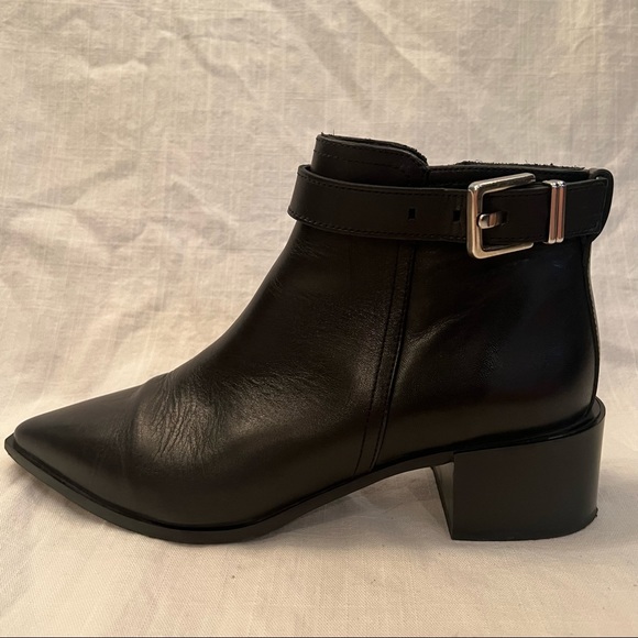 MASSIMO DUTTI black leather ankle boot with buckle - Picture 3 of 9